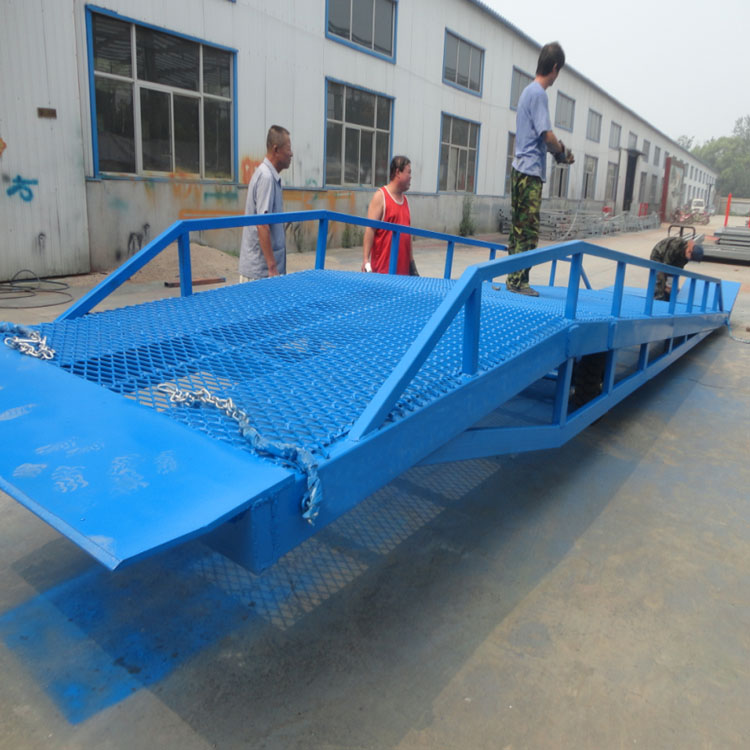 移動(dòng)式登車(chē)橋